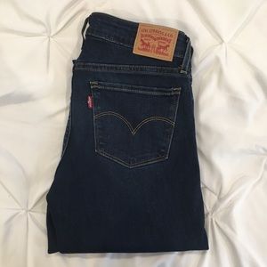 Levi’s 711 Jeans